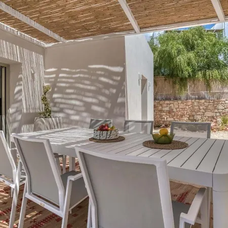 Alma - Center ヴィラ Alikí